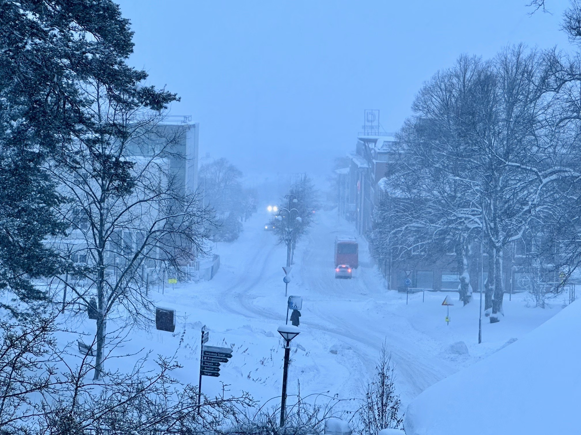 Snøen lammer trafikken i dag